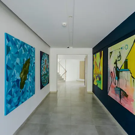 Madison Boutique, 2* Φαληράκι