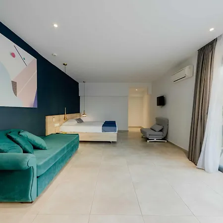 Madison Boutique, 2*