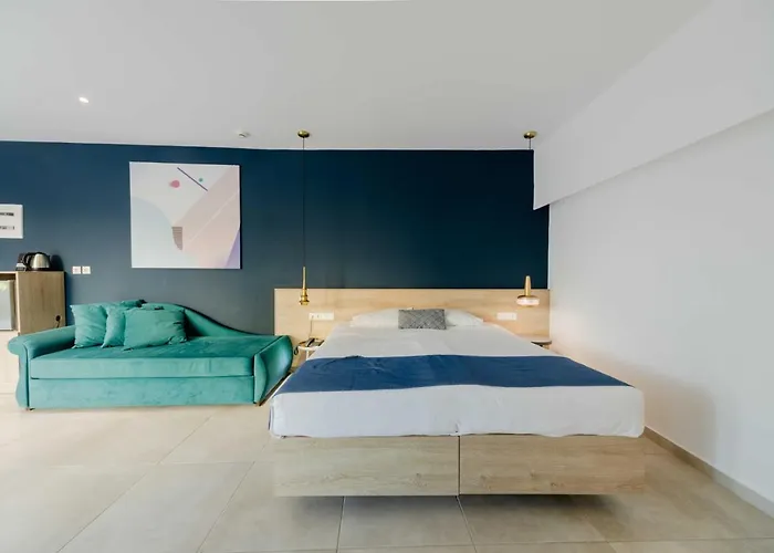 Madison Boutique, 2*