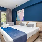 Madison Boutique, 2*