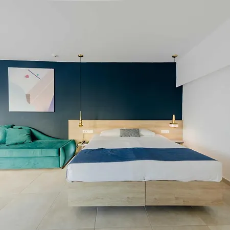 Madison Boutique, 2*